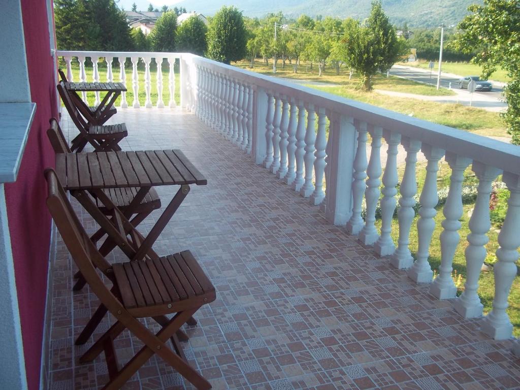 House Rapo Hotel Korenica Exterior photo