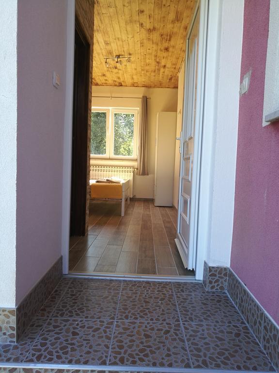 House Rapo Hotel Korenica Exterior photo